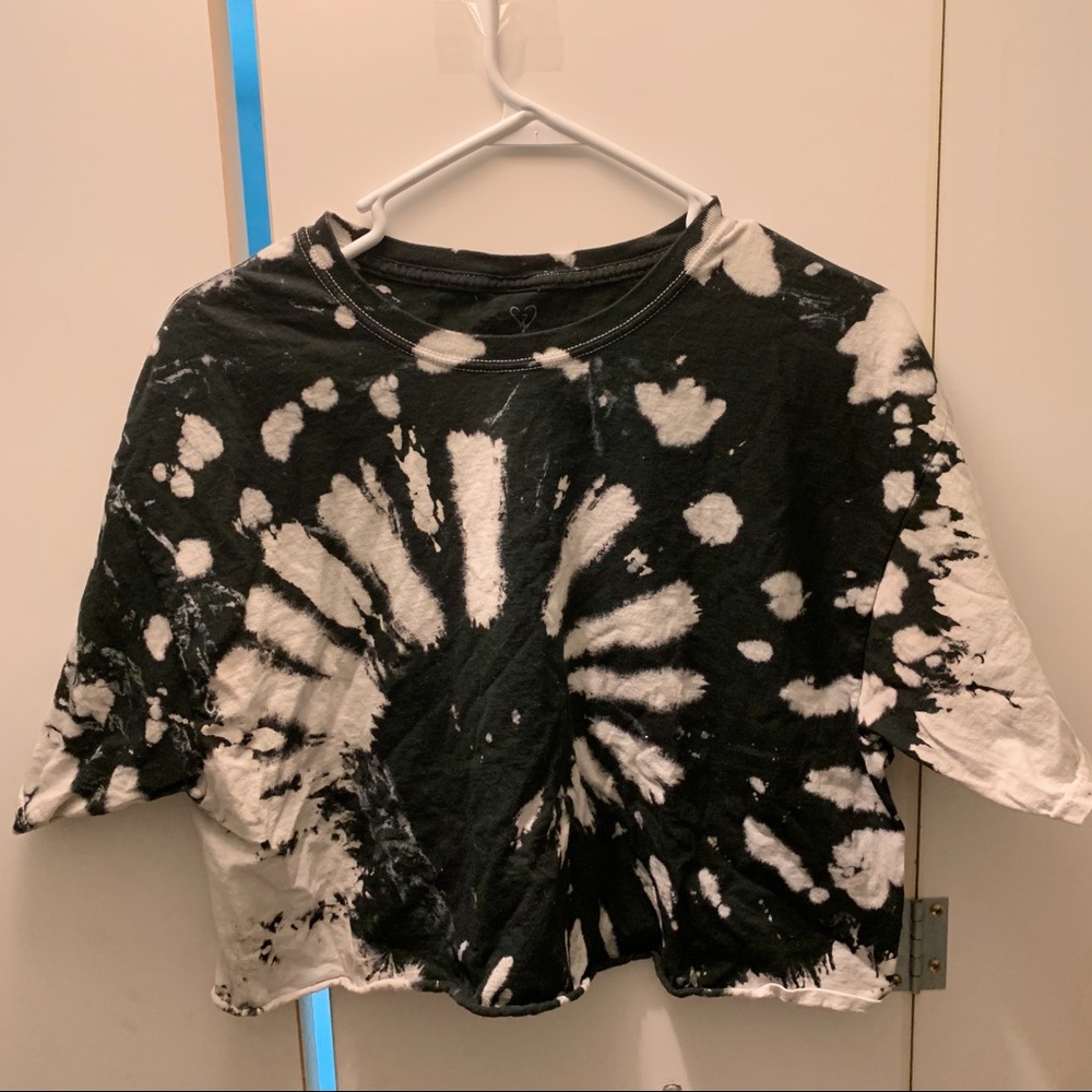 blue tie dye cropped shirt